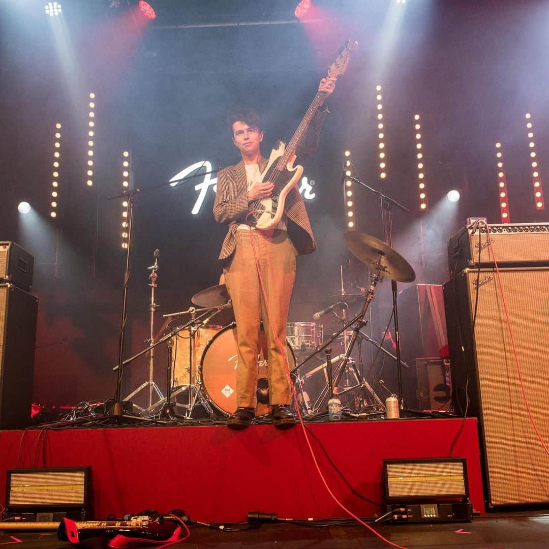 Fender Guitarさんのインスタグラム写真 - (Fender GuitarInstagram)「We can’t believe it’s been 24h since the end of the @greatescapefest. What a blast it was. Thanks @annacalvi @luciamusicx @indoorpets @thurstonmoore58 @steve_lamacq #TGE19」5月13日 4時07分 - fender