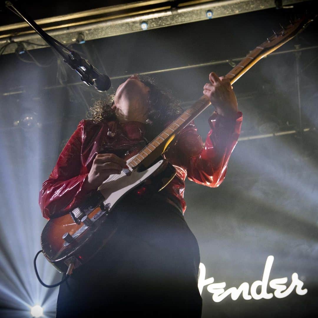 Fender Guitarさんのインスタグラム写真 - (Fender GuitarInstagram)「We can’t believe it’s been 24h since the end of the @greatescapefest. What a blast it was. Thanks @annacalvi @luciamusicx @indoorpets @thurstonmoore58 @steve_lamacq #TGE19」5月13日 4時07分 - fender