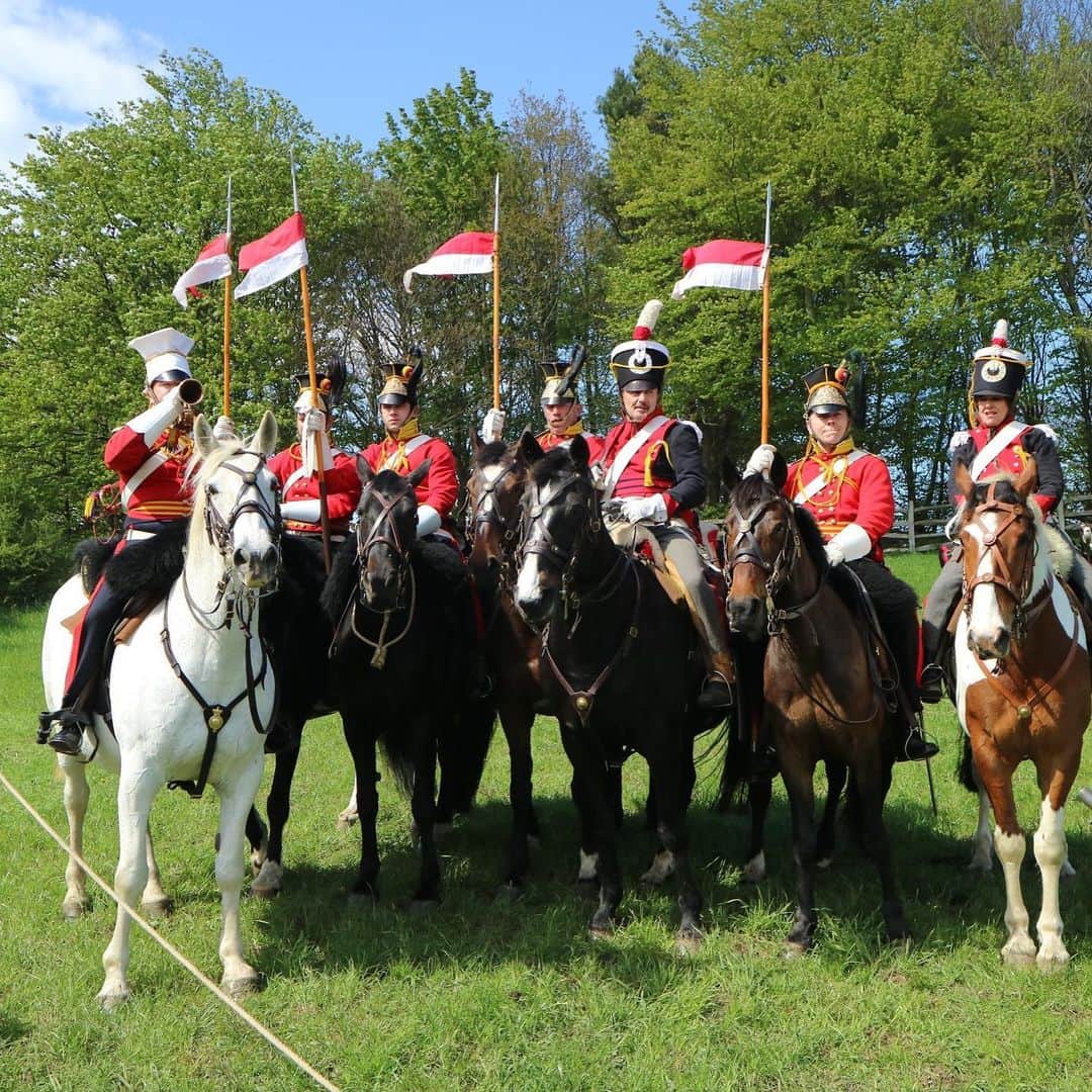 のインスタグラム：「A fantastic final day of our Georgian Fair! #georgian #music #dancing #sunshine #horses #crafts #entertainment」