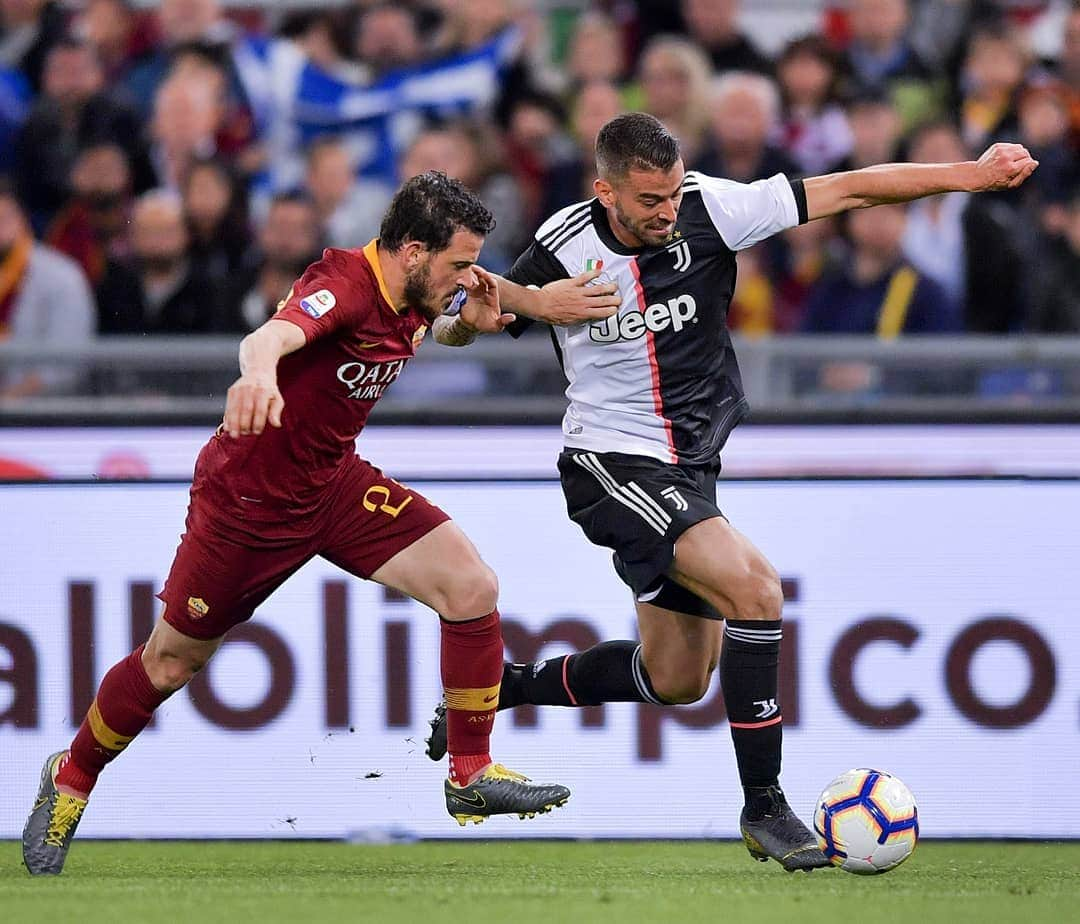 ユヴェントスFCさんのインスタグラム写真 - (ユヴェントスFCInstagram)「HT: A good first half. Only the goal is missing at the Olimpico #FinoAllaFine  #RomaJuve #ForzaJuve」5月13日 4時19分 - juventus