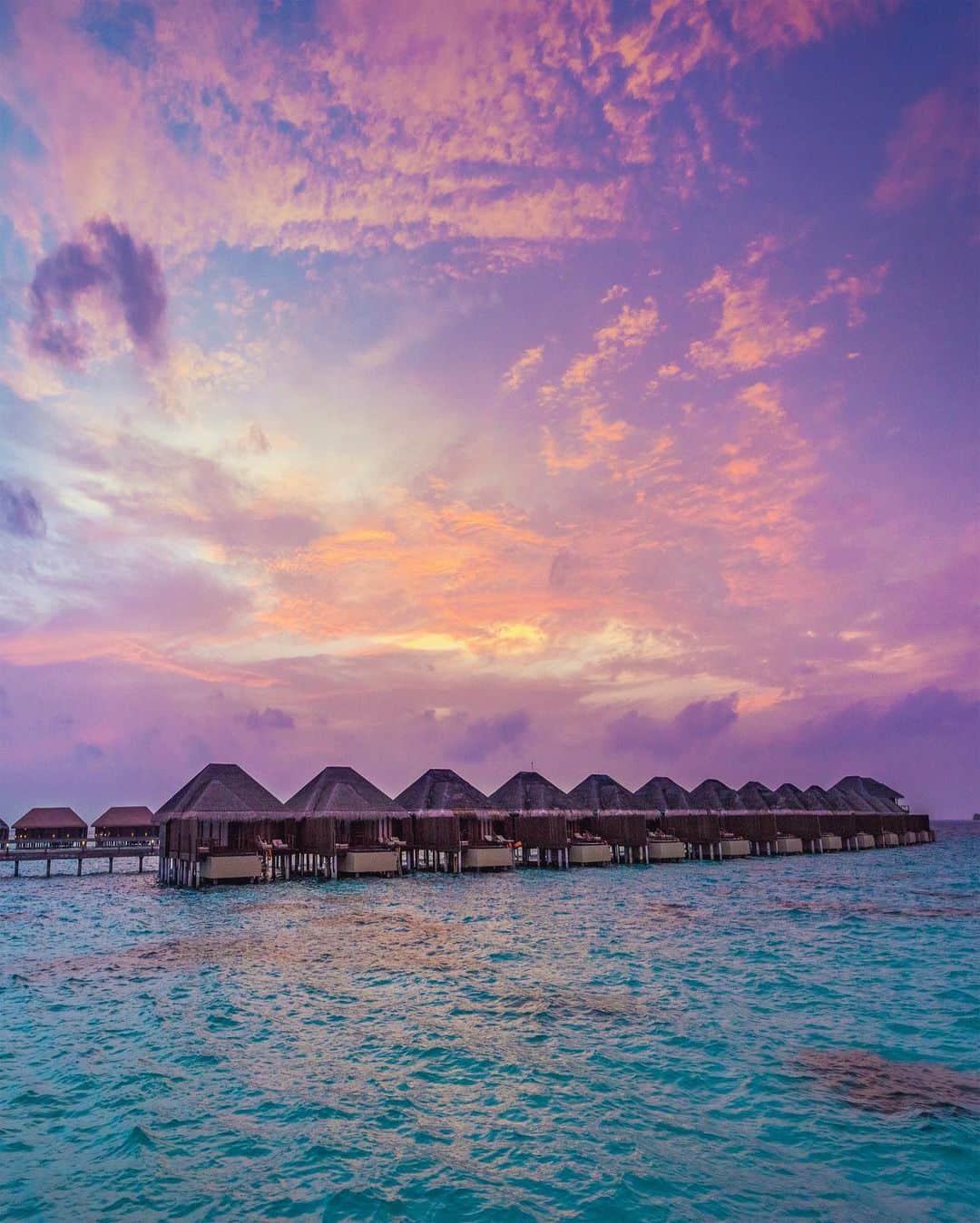 Awesome Wonderful Natureさんのインスタグラム写真 - (Awesome Wonderful NatureInstagram)「Maldives Courtesy of @kyrenian  #fantastic_earth」5月13日 4時23分 - fantastic_earth