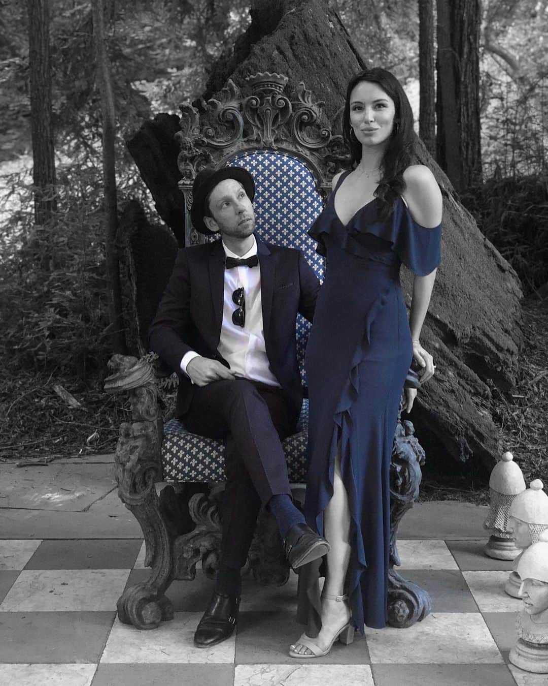 ジョエル・ムーアのインスタグラム：「Happy Mother’s Day to my Queen Katherine of the House Braham, First of Her Name, Master of the unburped, Queen of the Moore’s and our First Man, Khaleesi of the Great Grass Toluca, Breaker of Brooklyn, and Mother of our Dragon.」