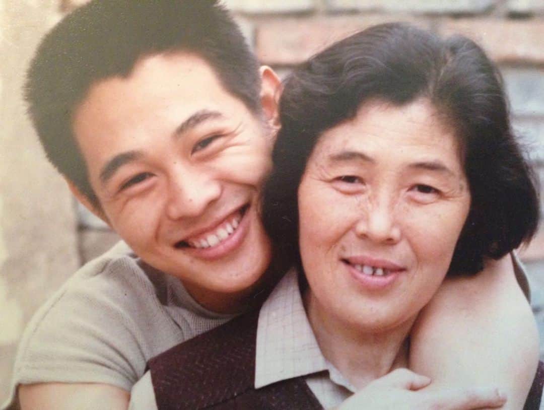 ジェット・リーのインスタグラム：「To one of my longtime inspirations, I hope I’ve made you proud. Happy Mother’s Day」