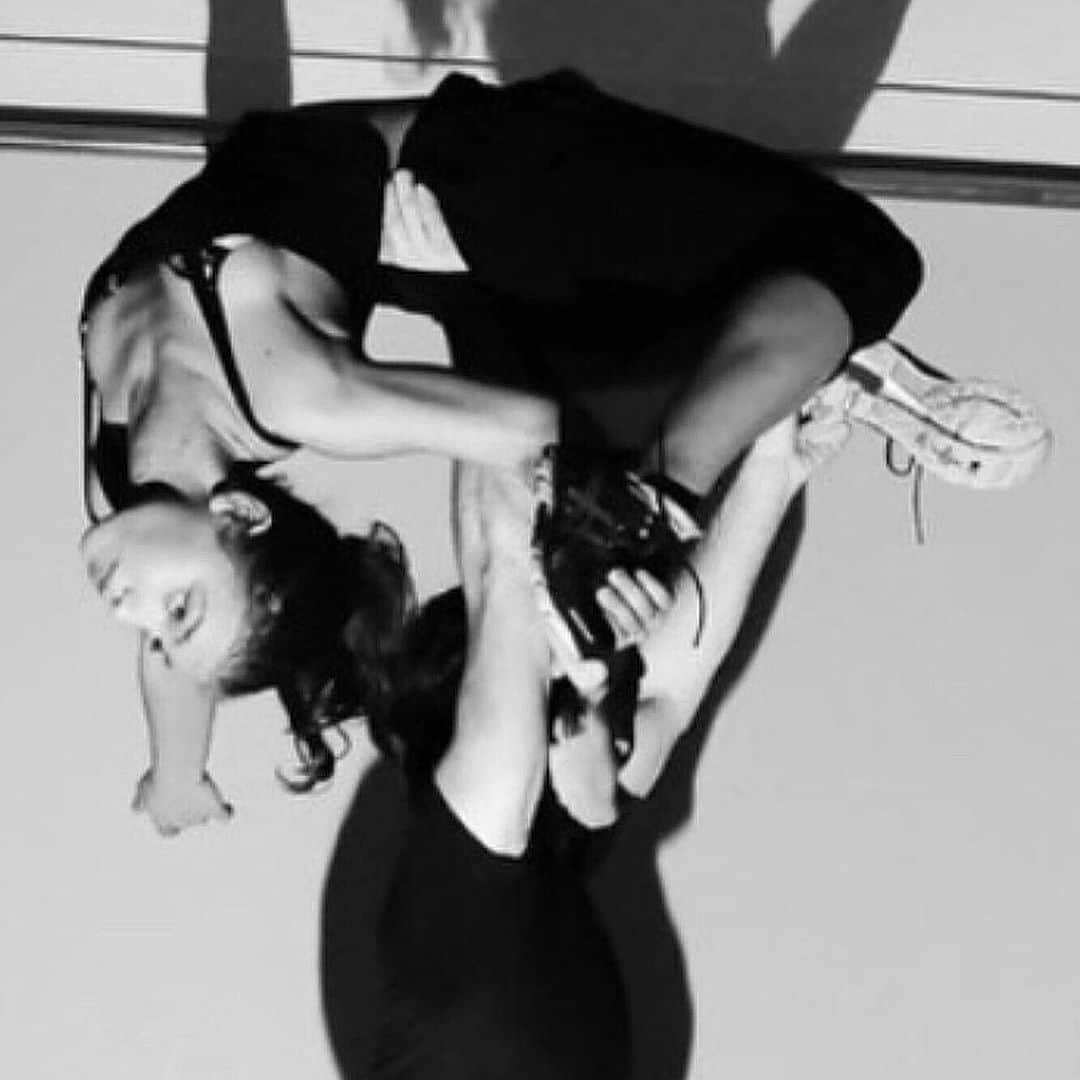アマニ・ファンシーのインスタグラム：「#bendy 📸 @sabrinaa_ts」