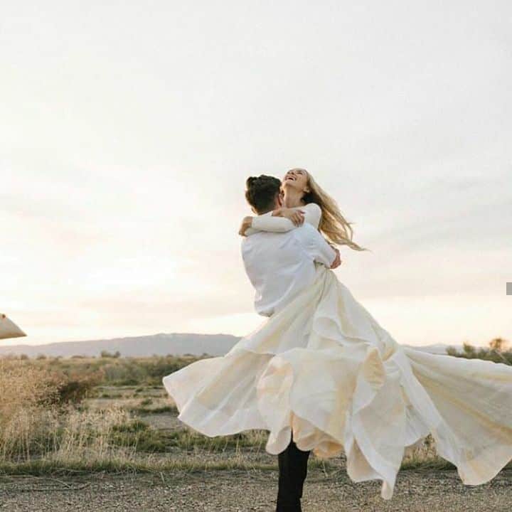 HappyWedding.Lifeさんのインスタグラム写真 - (HappyWedding.LifeInstagram)「พรีเวดดิ้งหวานๆ น่ารัก . . Get more inspiration 🔽 https://happywedding.life/th/wedding-photo-studio 🔍 พรีเวดดิ้ง . .#preweddingcreative #happywedding #happyweddinglifeth #happyweddingth #thailand #wedding #inspiration #love #shoot #Weddingphoto #Weddingstudio #Weddingphotographer #prewedding #weddinginspiration #photoinspiration #ไอเดียพรีเวดดิ้ง #มุมพรีเวดดิ้ง #ถ่ายพรีเวดดิ้ง #ช่างภาพแต่งงาน #จัดอันดับช่างภาพแต่งงาน #ช่างภาพพรีเวดดิ้ง #พรีเวดดิ้ง #ช่างภาพ #ภาพแต่งงาน #รูปแต่งงาน #ช่างภาพ #weddingforward #bridalfashion #weddinggoals . . nice idea via >> @utahvalleybride」5月12日 19時44分 - happywedding.life