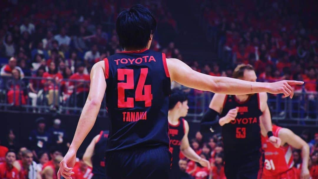 田中大貴さんのインスタグラム写真 - (田中大貴Instagram)「BacktoBack !! アルバルクに関わる皆さんおめでとうございます !! 間違いなく1番タフなチームになれたと思います !! この景色を皆さんとまた見る事ができて幸せでした。 皆さんありがとうございました。 #alvark #bigfamily #🏆🏆」5月12日 19時43分 - daiki.tanaka24