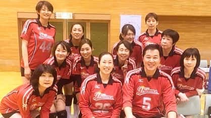 佐野優子のインスタグラム：「. 今回は大阪府羽曳野市へ🏐 . アトラクションの一つにあるトスでバスケット🏀🏐🧺 . 結構楽しいんです✺◟(∗❛ัᴗ❛ั∗)◞✺ . #はつらつママさんバレーボール  #宝くじバレー  #ママさんバレー #バレーボール#volleyball #大阪府羽曳野市」