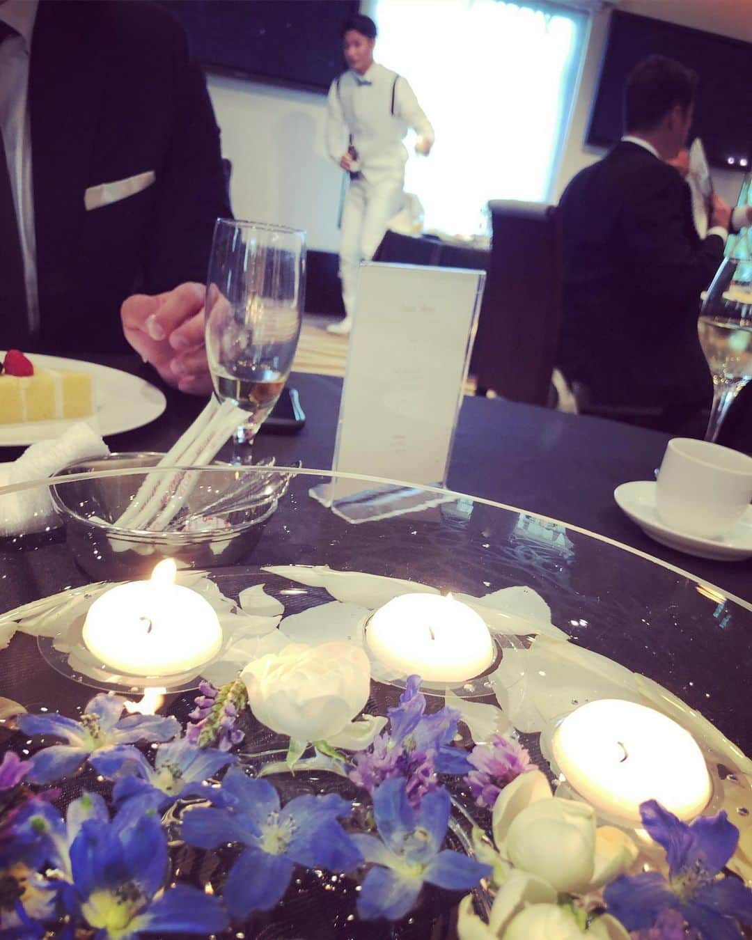 木村真野のインスタグラム：「ステキな結婚式だったなぁ🥺 なおきおめでとう❤️ @naoki.fitness  タキシード姿かっこよかったよ🤩 幸せをありがとう❤️💒. . . . .#Wedding #love #family #japan #tokyo #rivieraaoyama #special #thankyou #friend #team #なおき #結婚おめでとう #幸せ頂きました #末永くお幸せに  @riviera_aoyama」