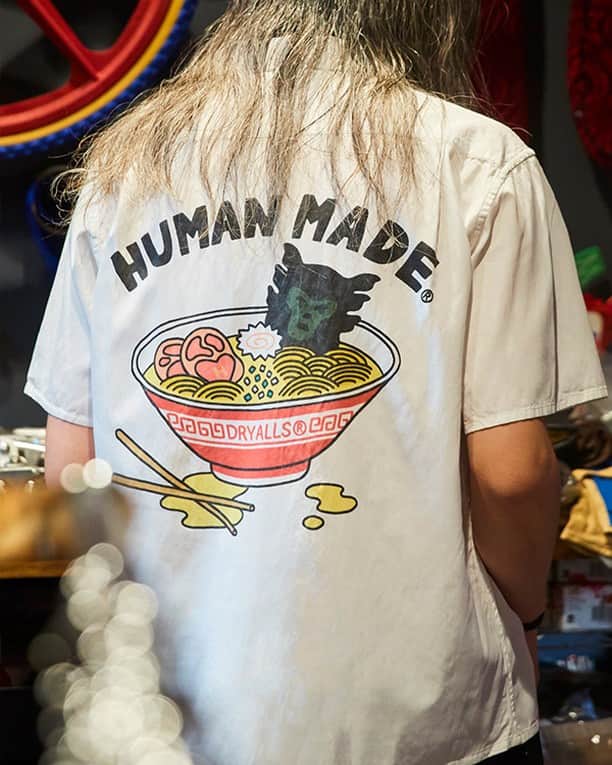MR PORTERさんのインスタグラム写真 - (MR PORTERInstagram)「The only shirt that can make us hungry @humanmade 🍜 #MRPORTERTheJapanEdit #日本特集 🇯🇵 ⠀ -⠀ Head to the link in bio. to discover The Japan Edit in full.」5月12日 20時00分 - mrporter