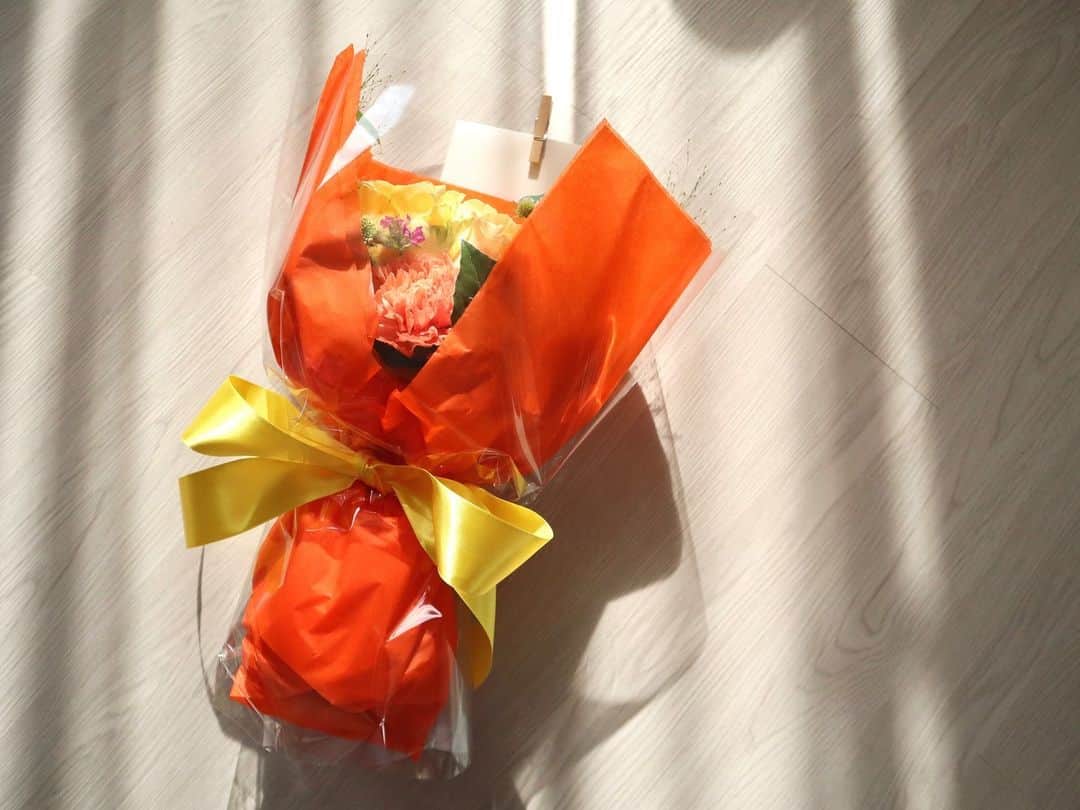 森高愛さんのインスタグラム写真 - (森高愛Instagram)「ママは黄色とオレンジが好きなので☺︎ . #母の日」5月12日 20時01分 - ai_moritaka_official