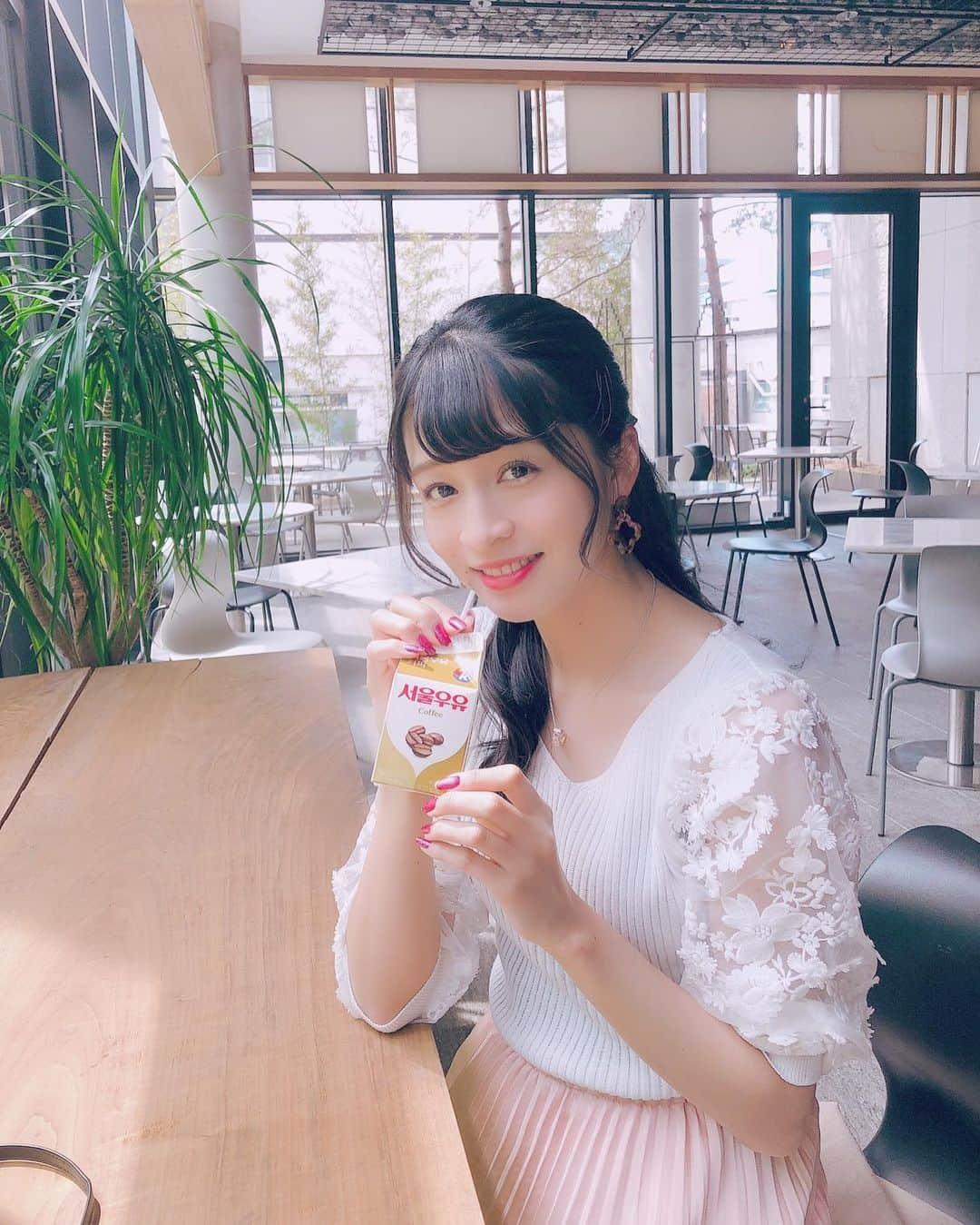 四島早紀さんのインスタグラム写真 - (四島早紀Instagram)「#令和 Instagram初投稿🌸☕️🥛 . 令和もよろしくお願いします⑅︎◡̈︎* . 🇰🇷韓国行った時の写真ちょこちょこ アップしていくね〜〜❤︎✈️ 予定は未定だけど…お楽しみに❤︎ . . #令和 #令和元年 #🇯🇵 #🇰🇷 #韓国 #コーヒー #韓国旅行 #KOREA #韓国女子旅 #✈️ #女子旅 #フォローミー」5月12日 20時04分 - saki_shishima