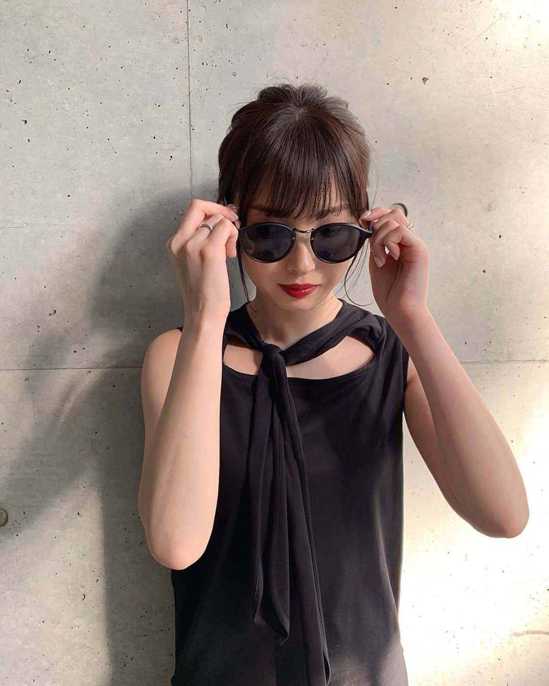 谷川菜奈さんのインスタグラム写真 - (谷川菜奈Instagram)「outfit❤︎ sunglasses @leannofficial  tops @soduk_official  bottom @zara  shoes @un3d_official  bag @jilsander  #LEANN#leannofficial#リーン #soduk」5月12日 20時07分 - pechi.130