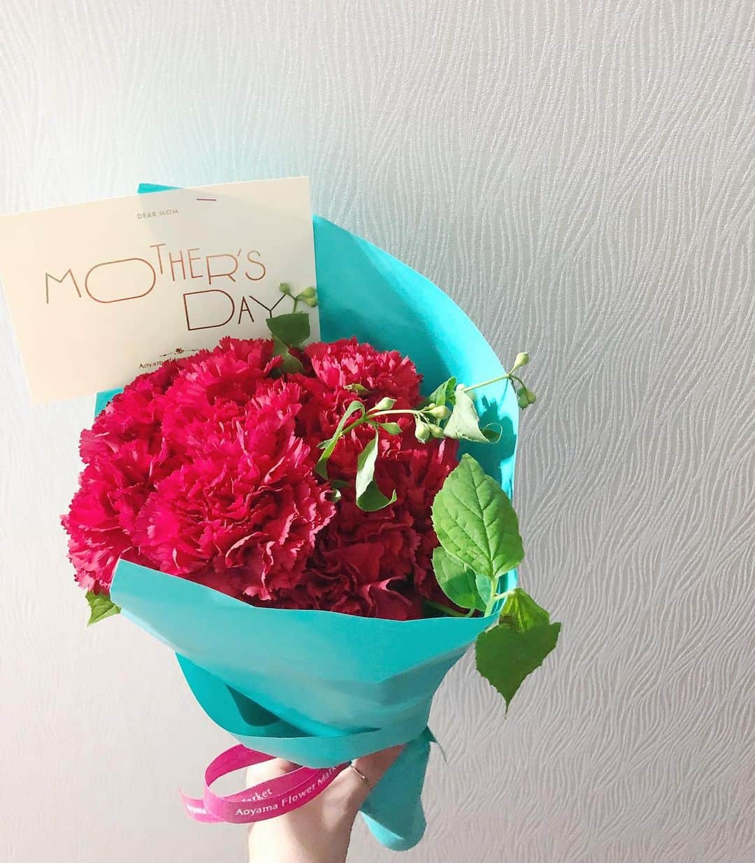 藤原菜摘さんのインスタグラム写真 - (藤原菜摘Instagram)「Mothers's Day💐❤️ ままとおばあちゃんに👵我が家では敬老の日は廃止されました。(お年寄り扱いされたくないらしい笑)」5月12日 20時19分 - natsumi_fujiwara