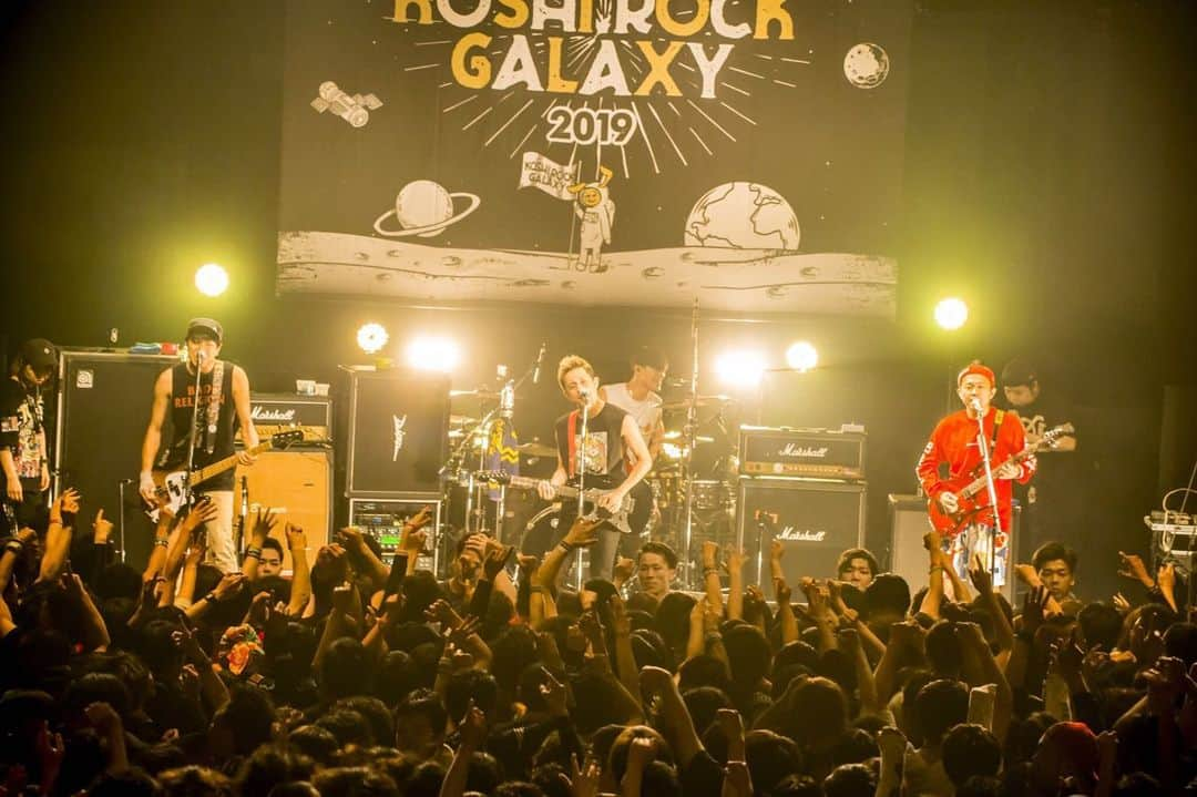 Jose さんのインスタグラム写真 - (Jose Instagram)「昨日はdustboxの20周年イベント KOSHI ROCK GLAXY 2019でした ゴリゴリのライブバンドばかりのイベント。 みんなも相当アグレッシブな一日になったはず🔥 終始笑顔とアツい気持ちが飛び交う最高なイベントだった。 dustbox20周年おめでとうございます！ いつまでも背中追いかけていきます🤘  バンドってやっぱりかっこいいわ！！ Photo by @naoto_iwabuchi_」5月12日 20時14分 - jose.totalfat