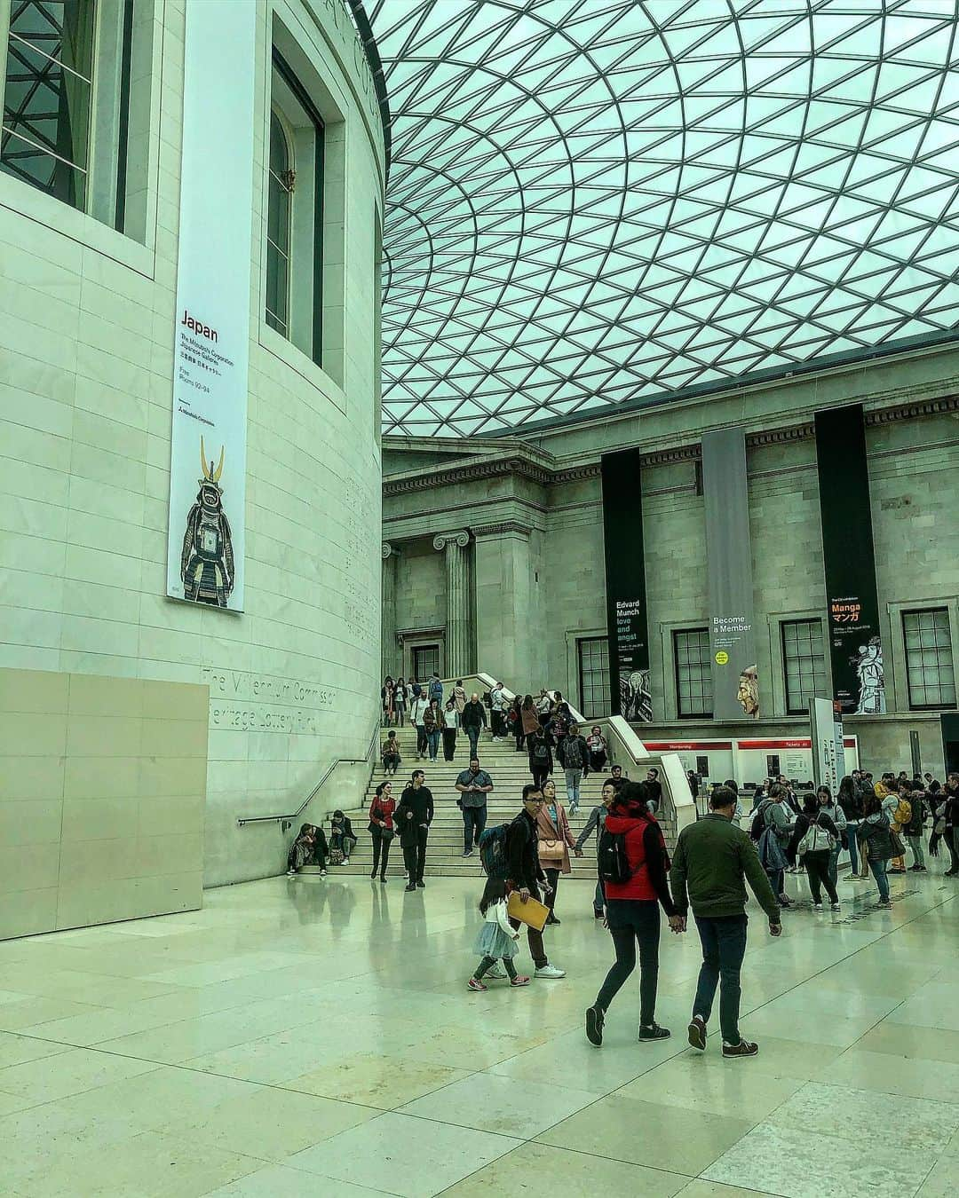 ゴラン・ヴィシュニックさんのインスタグラム写真 - (ゴラン・ヴィシュニックInstagram)「The very first “Google translate...”...😉... #britishmuseum #rosettastone」5月12日 20時14分 - goran_visnjic