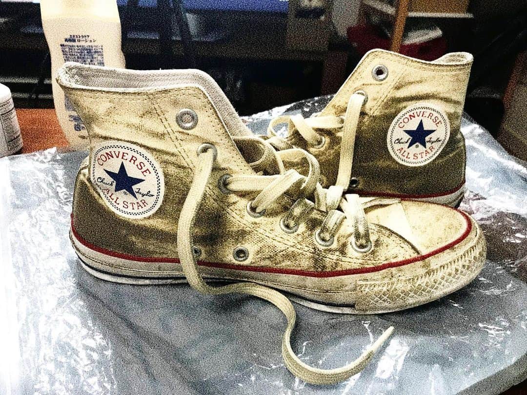 プー・ルイさんのインスタグラム写真 - (プー・ルイInstagram)「城島で汚れた靴。 平成最後の日にやらかしたゼ。 なんかオシャレだぜ。  #コンバース #白い靴が泥だらけ #汚れ」5月12日 20時24分 - pour_lui0820
