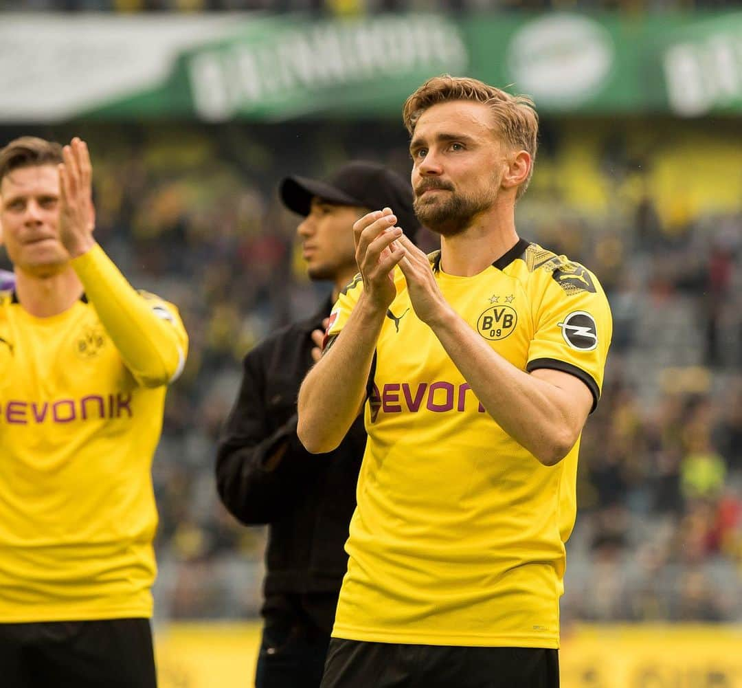 ボルシア・ドルトムントさんのインスタグラム写真 - (ボルシア・ドルトムントInstagram)「2️⃣5️⃣0️⃣❌🖤💛 @schmelle_29❗️#bundesliga #schmelzer #marcelschmelzer #bvb #bvb09」5月12日 20時25分 - bvb09