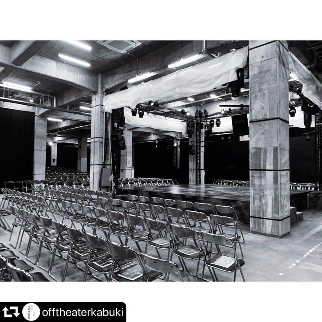 中村獅童さんのインスタグラム写真 - (中村獅童Instagram)「#repost @offtheaterkabuki ・・・ #オフシアター歌舞伎 寺田倉庫 開場前の客席の様子 #女殺油地獄 事件はここからはじまります。 @offtheaterkabuki #中村獅童 #中村壱太郎 #上村吉弥 #嵐橘三郎 #赤堀雅秋 #荒川良々 #歌舞伎 #kabuki  ご来場心よりお待ちしております。」5月12日 20時37分 - shido_nakamura