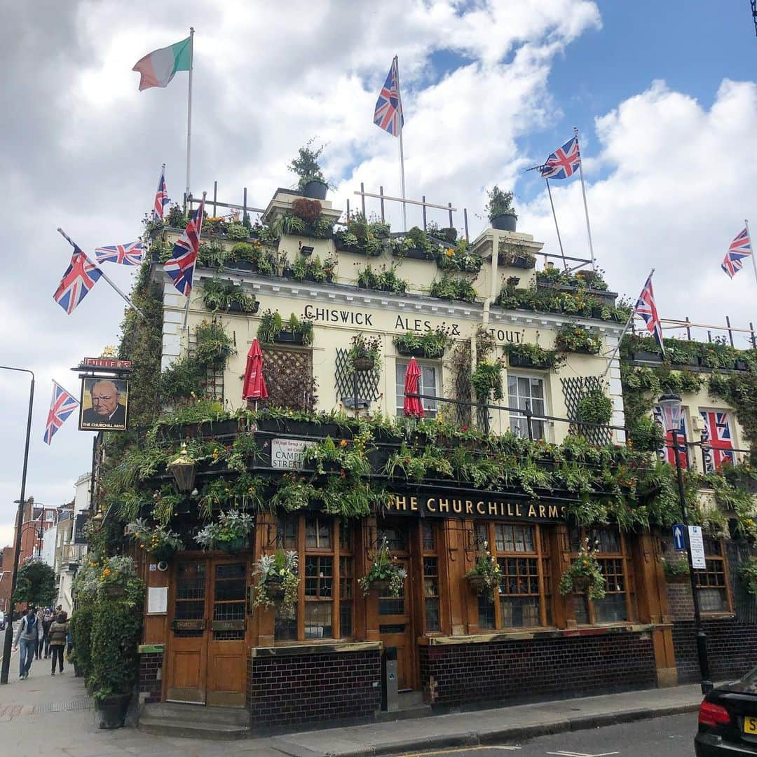 後口早弥香さんのインスタグラム写真 - (後口早弥香Instagram)「Flower編。in London💐 Londonのお店やおうちはお花で綺麗に飾られている所がいっぱい。 すごく素敵でした…♪ #london #flower #ロンドン 🇬🇧」5月12日 20時47分 - sayaka.atoguchi