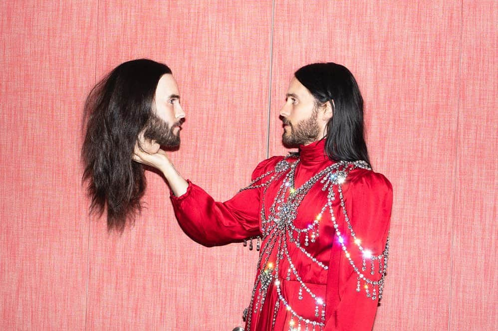 グッチさんのインスタグラム写真 - (グッチInstagram)「Fittings for the @metcostumeinstitute Benefit, captured with @alessandro_michele and @jaredleto,  @jeremyoharris, @harinef ahead of the #MetCamp gala. #MetGala2019 See a backstage video of the fittings though link in bio. Photo by @bradelterman」5月12日 20時51分 - gucci