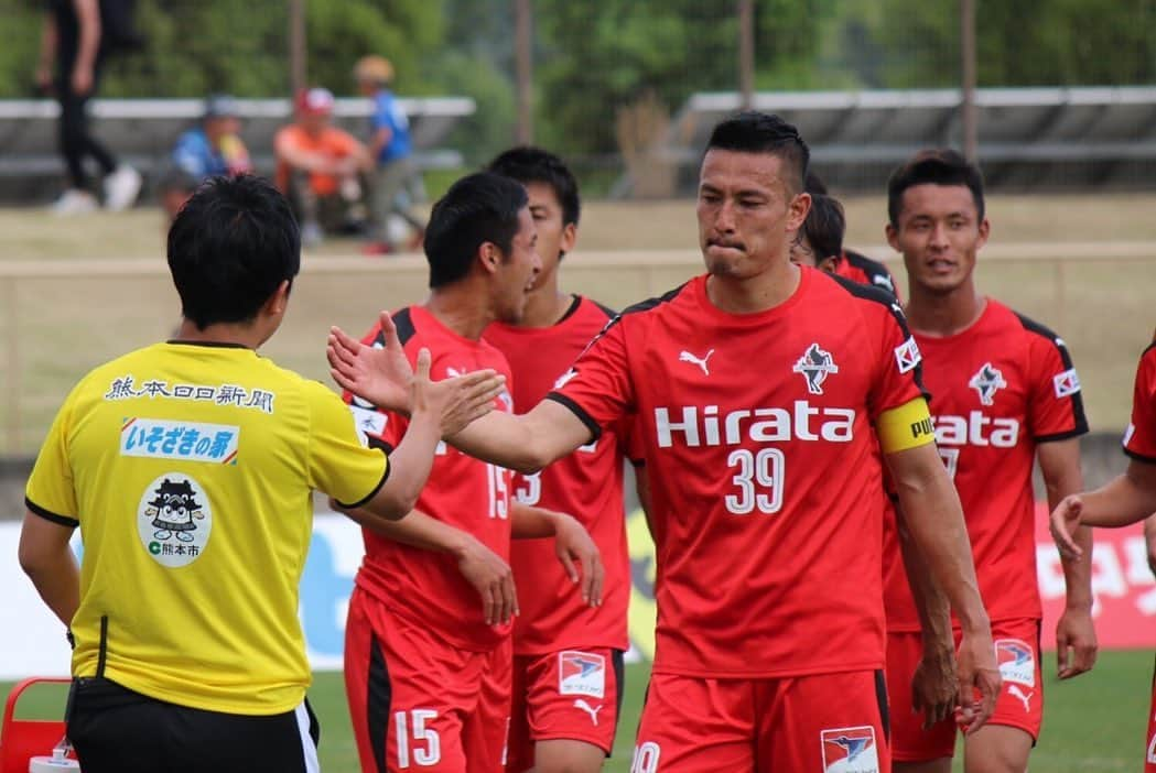 ROASSO KUMAMOTOさんのインスタグラム写真 - (ROASSO KUMAMOTOInstagram)「2019.5.12 #KFA第23回熊本県サッカー選手権大会 #天皇杯JFA第99回全日本サッカー選手権大会熊本県代表決定戦 #決勝 #ロアッソ熊本 3-0 #東海大学熊本  #佐野翼 選手、#原一樹 選手、#岡本知剛 選手のゴールで勝利！ ご声援ありがとうございます！ 5/26(日) #天皇杯1回戦 を #えがお健康スタジアム で #ヴェルスパ大分 と戦います。」5月12日 20時59分 - roassokumamoto_official