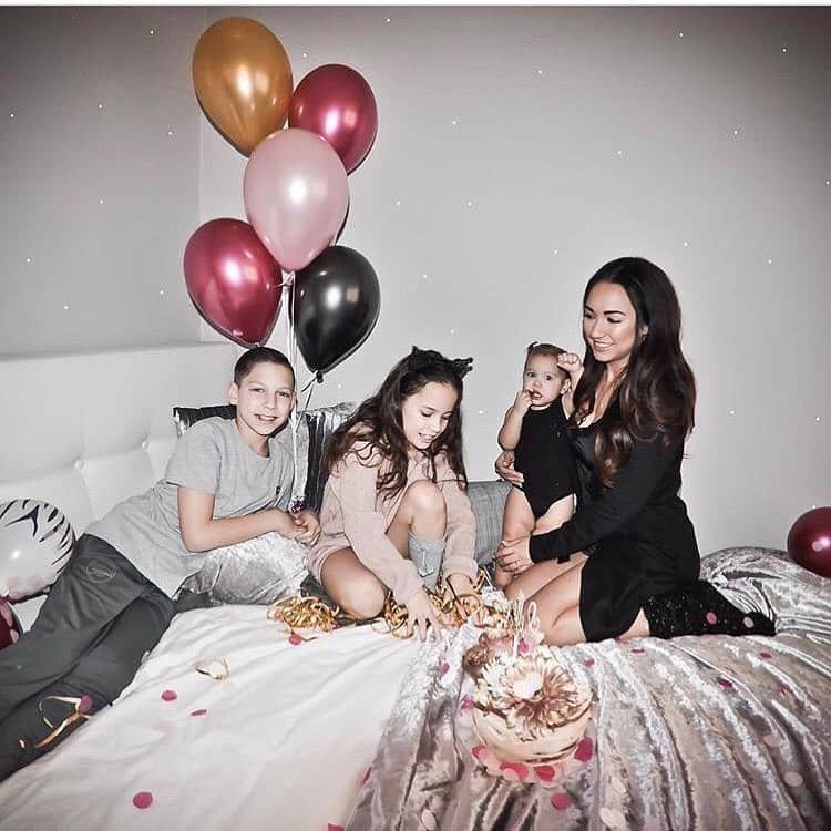 ロイ・ベーレンスのインスタグラム：「Happy Mother’s Day❤️」