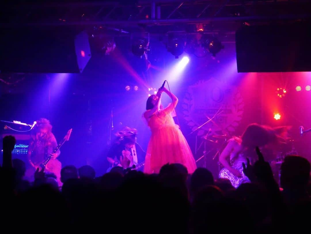 Marinaさんのインスタグラム写真 - (MarinaInstagram)「【2019.05.12 豊橋Club Knot 】 . Aldious Tour 2019 “Evoke” 8公演目 豊橋Club Knot！！ Thank you SOLD OUT！！ めっっちゃくちゃ楽しかった！！！ ありがとう！！豊橋ー！！！！ . 今日は久しぶりにメンバーも煽りました。ひひ . #Aldious #アルディアス #music」5月12日 21時37分 - aldiousmarina