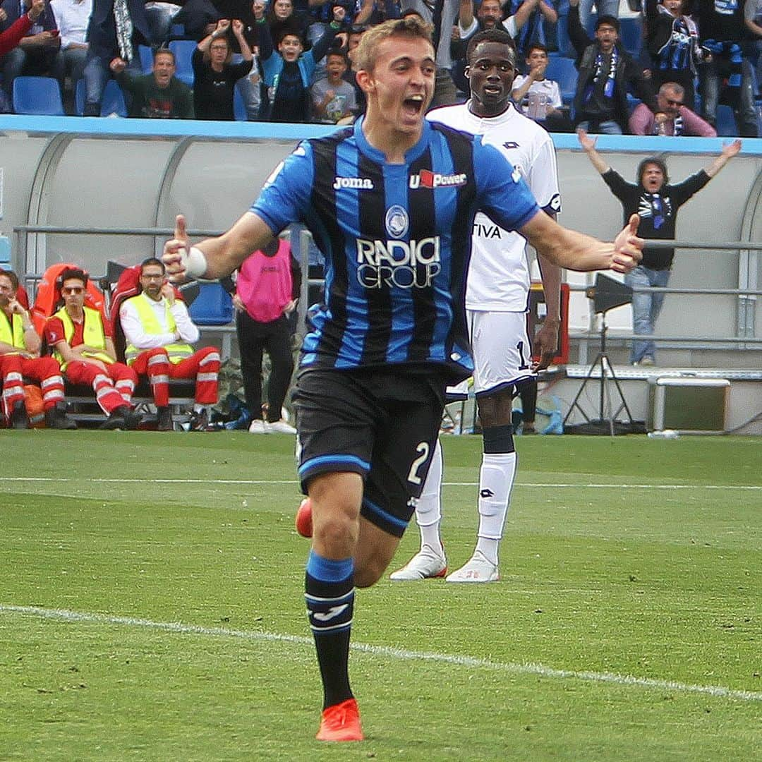 アタランタBCさんのインスタグラム写真 - (アタランタBCInstagram)「Bomber @timothycastagne 😲🎯💪🏼 Seconda rete consecutiva per il belga ⚽️⚽️👏🏼 ~ #GoAtalantaGo ⚫️🔵 #AtalantaGenoa #Atalanta #Castagne #Bergamo #football #forzaAtalanta」5月12日 21時41分 - atalantabc