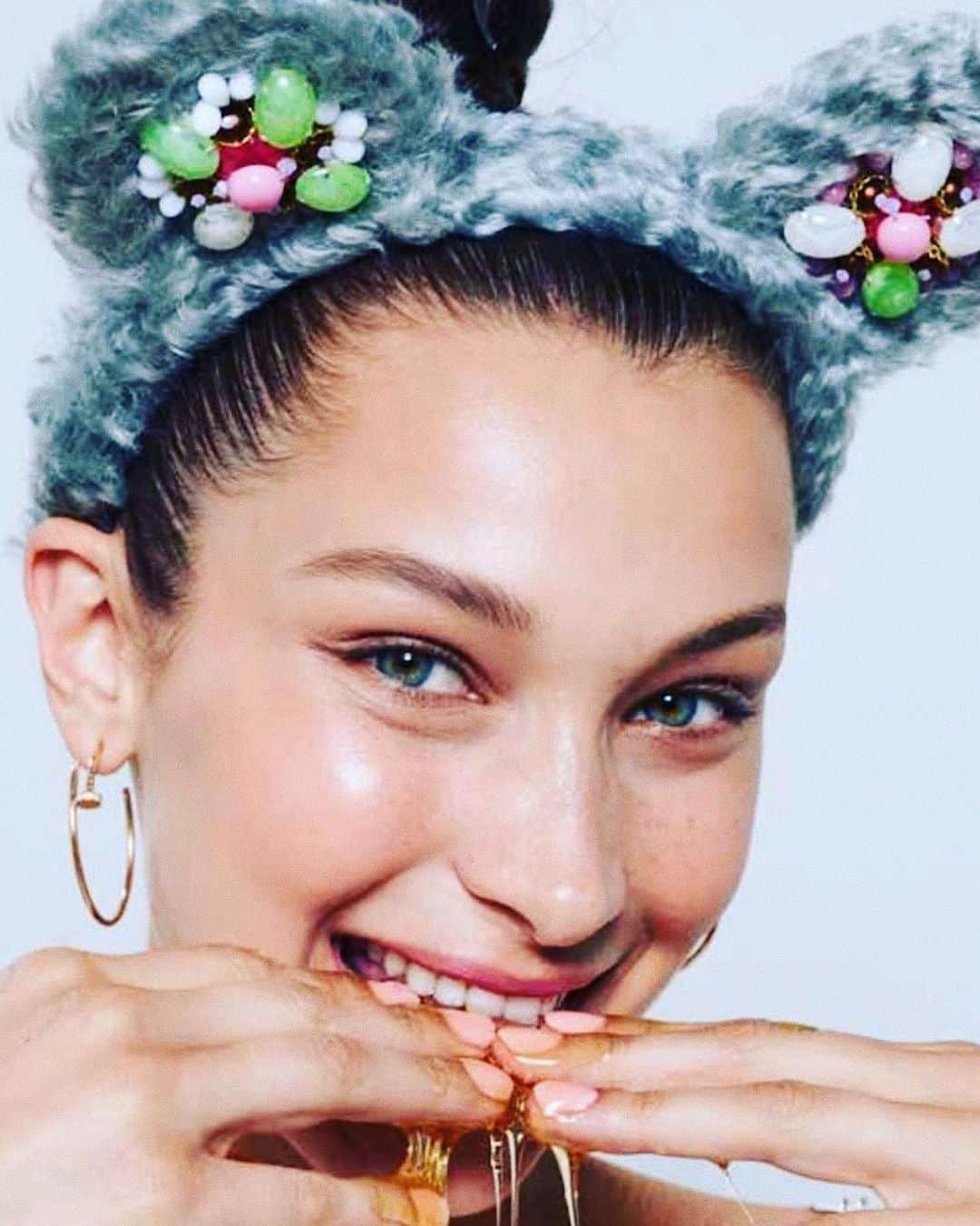 Hung Vanngoさんのインスタグラム写真 - (Hung VanngoInstagram)「@bellahadid x @thelovemagazine 💕⚡️✨💫.」5月12日 21時55分 - hungvanngo