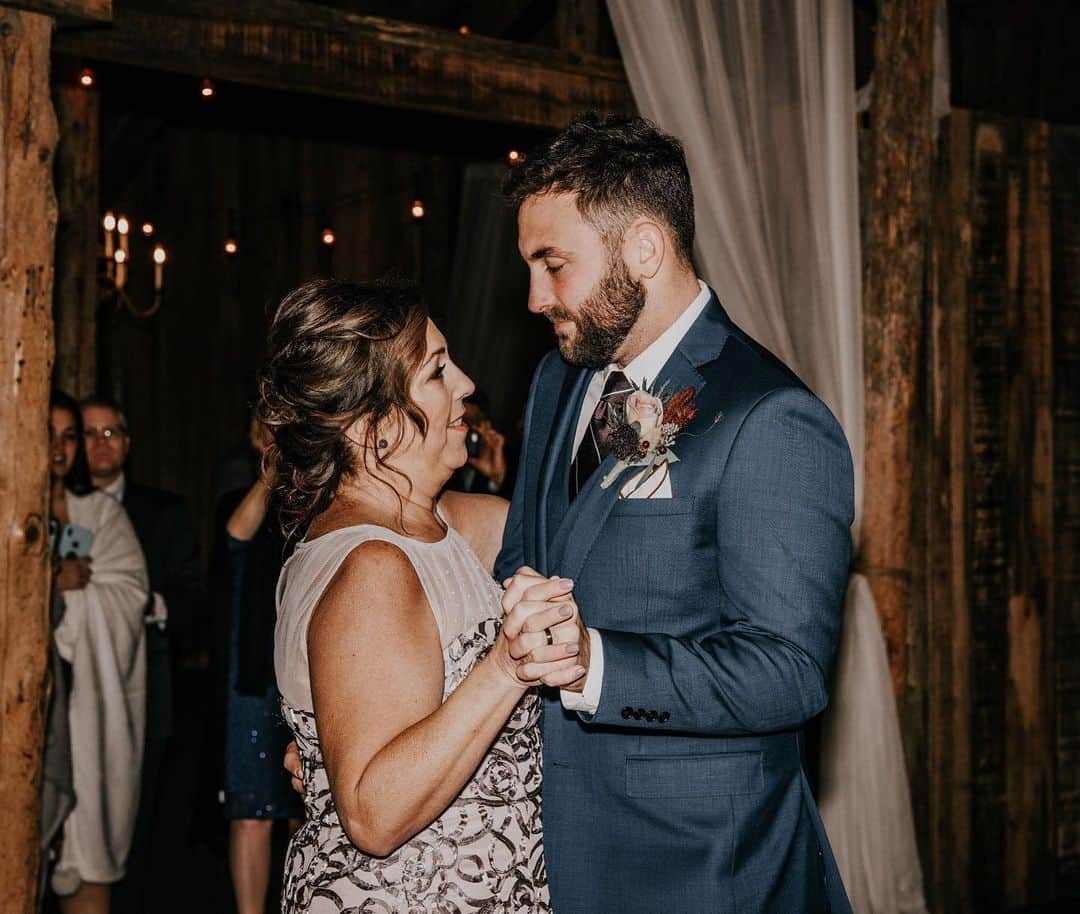 K. レグナルトのインスタグラム：「Thousands of miles away we still celebrate the same way. Happy Mother’s Day‼️Thankful for all you do and have done! @lisaregnault I hope you enjoy your day! Love you!!!」