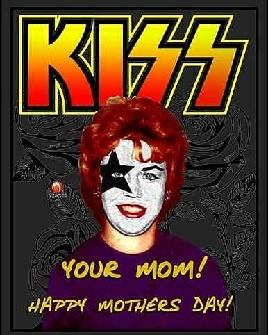 KISSさんのインスタグラム写真 - (KISSInstagram)「Happy Mother's Day to all the amazing #KISS Moms out there!  Thanks to Chris A Medek for sharing his art with us.」5月12日 22時14分 - kissonline