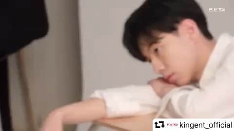 チ・ミンヒョクのインスタグラム：「#repost @kingent_official ・・・ [지민혁] 킹엔터의 신인을 소개합니다💁🏻‍♂️ '킹신소'의 세번째 주인공 지민혁 배우! 멋지고 귀엽고 다했던 프로필 촬영의 현장영상과 네이버 포스트로 함께 해요😍 지금 당장 댓글달러 고고!고고!☝🏻 📹 https://www.vlive.tv/video/125440 📹 https://youtu.be/Jr-C6xPPJec 📬 http://naver.me/5c5SdaUg - #지민혁 #JiMinHyuk @l_jmh_l #킹엔터신인을소개합니다 #킹신소 #신인배우 #프로필촬영 #비하인드 #킹엔터테인먼트 #킹스타그램」