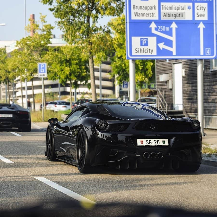 CARLiFESTYLEさんのインスタグラム写真 - (CARLiFESTYLEInstagram)「All black Ferrari 458. Hot or Not? Photo by @srs_swissrichstreets #carlifestyle ( Follow the Network @AUTOPLAY )」5月12日 22時22分 - carlifestyle