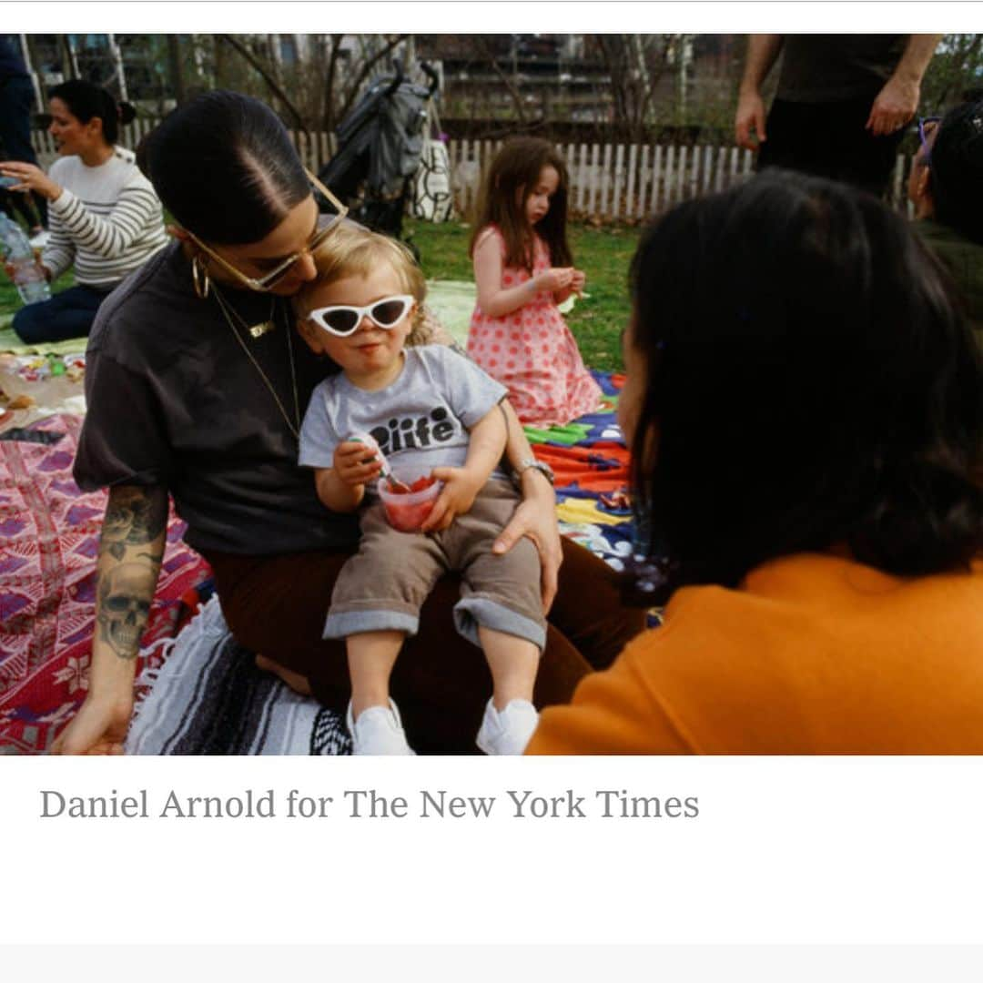 クレア・コフィーさんのインスタグラム写真 - (クレア・コフィーInstagram)「This photo series by @arnold_daniel and article by @lydiakiesling really got me. I put link to the full @nytimes  article in my bio. Check it out and #HappyMothersDay! (and thanks for sharing it with me, mama extraordinaire @aoifemaria)」5月12日 22時15分 - clairecoffee