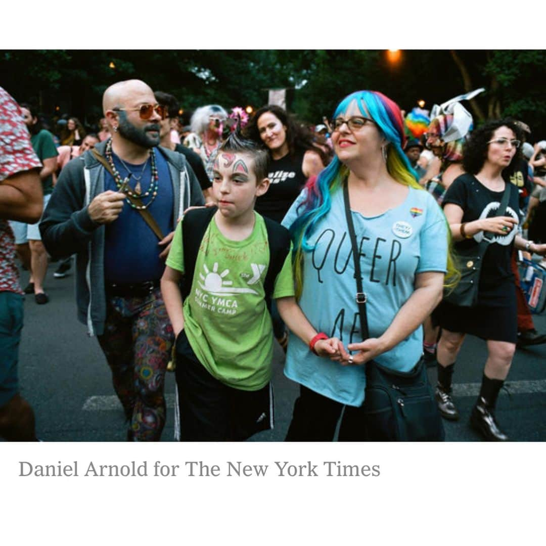 クレア・コフィーさんのインスタグラム写真 - (クレア・コフィーInstagram)「This photo series by @arnold_daniel and article by @lydiakiesling really got me. I put link to the full @nytimes  article in my bio. Check it out and #HappyMothersDay! (and thanks for sharing it with me, mama extraordinaire @aoifemaria)」5月12日 22時15分 - clairecoffee