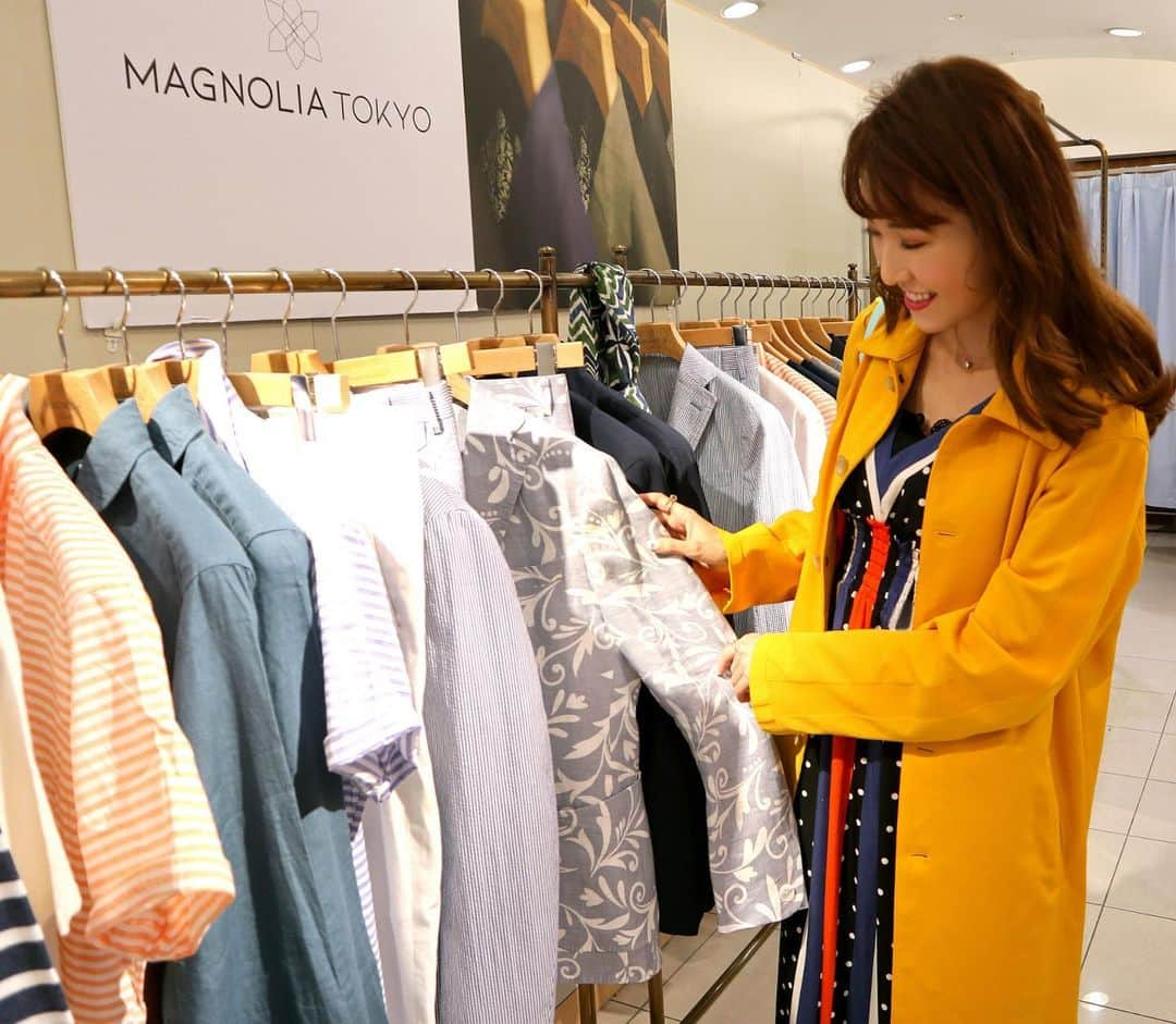 高橋晴香さんのインスタグラム写真 - (高橋晴香Instagram)「今春デビューのメンズブランド「MAGNOLIA TOKYO」のPOPUPストアへ💁‍♀️🎶 .  カラフルな色使い、洗練されたデザインで素敵なお洋服ばかり👔✨ .  メンズブランドだけど、女性でも着れるアイテムもあって、オレンジのカーディガンやイエローのコート羽織ってみたよ💛 .  他にもネクタイや小物類もあるし、ちょっとしたギフトにも良さそう🎁 .  ちなみに、POP UP STOREは日本橋高島屋の本館5階 北エスカレーター横 特設会場にて5月21日まで開催されてます💕 .  大阪高島屋でも、6月12日〜25日まで開催中だそう⭐️ .  @magnoliatokyo.jp .  #日本橋高島屋 #高島屋 #タカシマヤ #takashimaya #fashion #お洋服 #magnoliatokyo #マグノリアトウキョウ #木蓮東京 #chao_app #mensfashion #メンズファッション」5月12日 22時34分 - haruka_takahashi0127