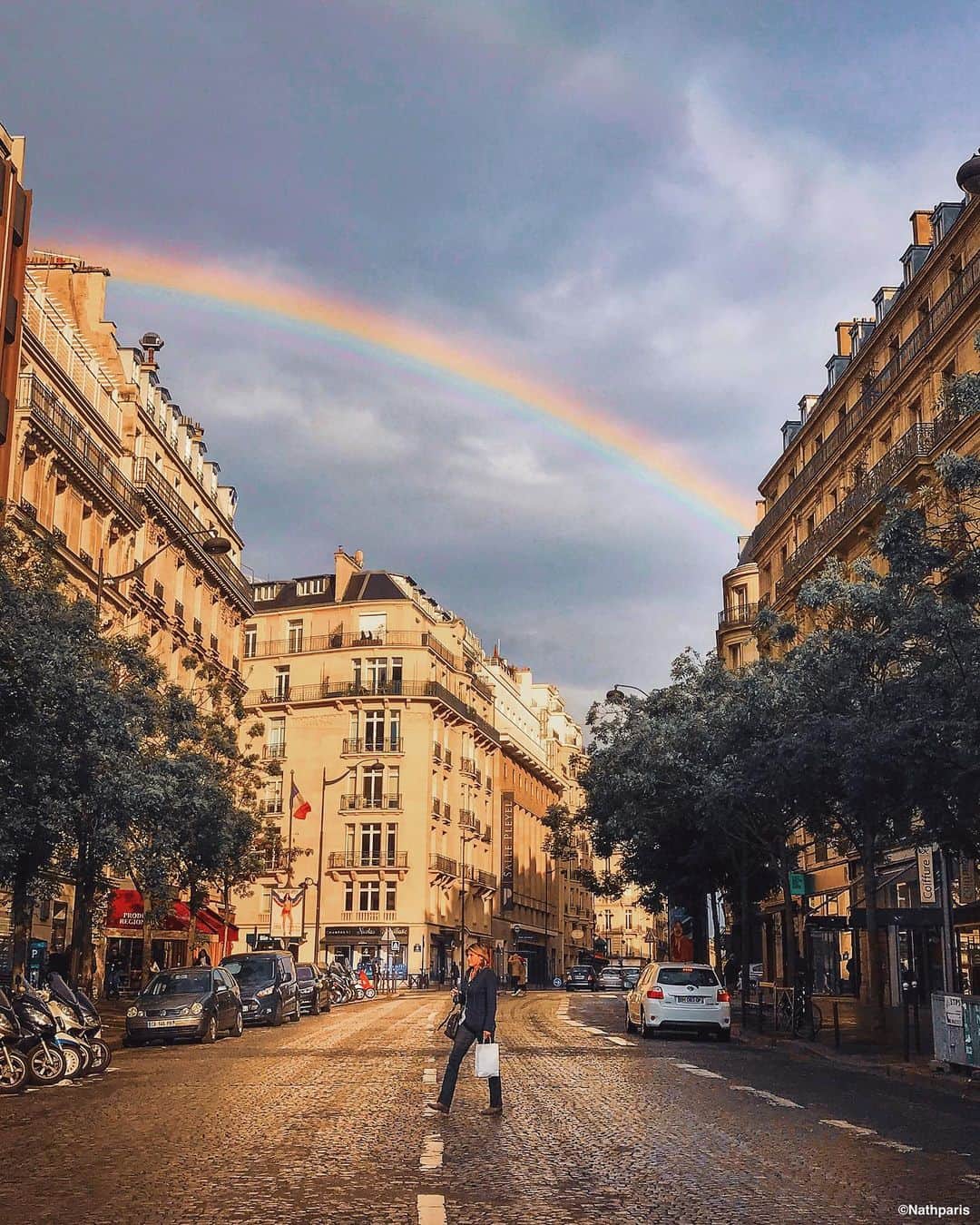 nathparisのインスタグラム：「About last night 🌈 #paris」