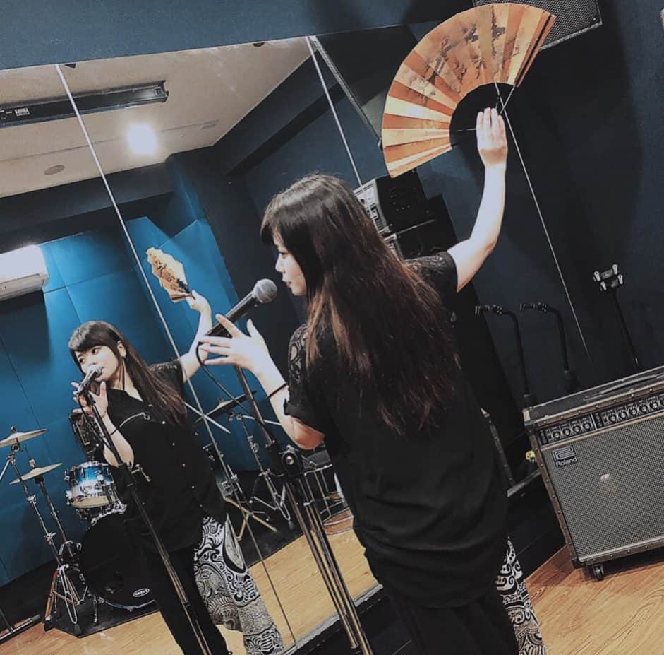兼田玲菜さんのインスタグラム写真 - (兼田玲菜Instagram)「#song #dance #practice #lesson #studio #teacher #fan #performance #play #tokyo #japan #Instagram」5月12日 22時42分 - renakaneta4_samurai