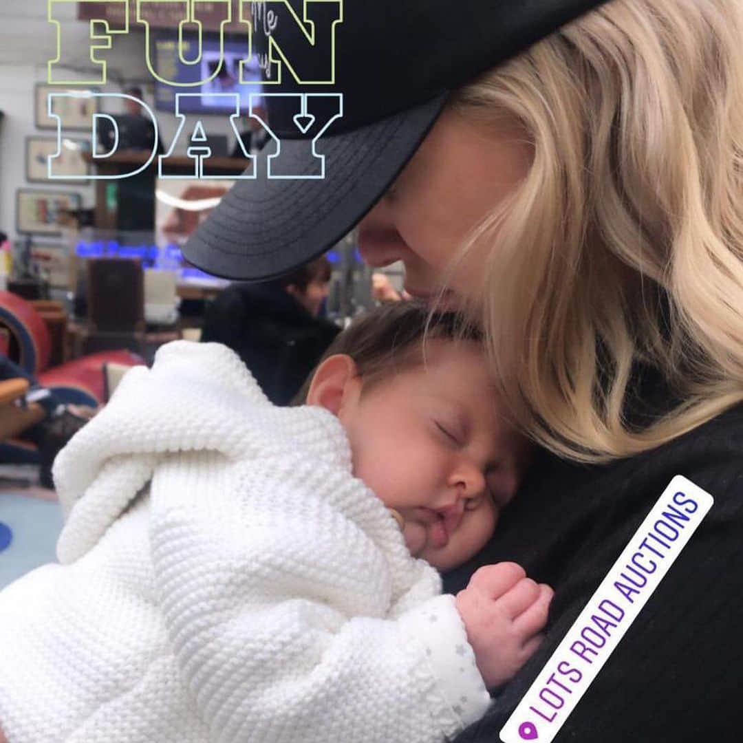 NERVOさんのインスタグラム写真 - (NERVOInstagram)「This Mother's Day we want to take a minute to salute our every day hero's - our mums!  With Mim having had her first child in February and Liv about to pop (this week!), it has taken on a whole new meaning. We've felt first hand the strength that is required, the loyalty that it calls on and the sacrifice it takes. It's no easy job and no journey is the same! Liv was struck a harsh blow in her final trimester and will now be raising her baby on her own. We are overwhelmed at how wonderful the human spirit is with so many loved ones gathering around to keep her focused through these changes. We'll be sharing parts of this journey on our socials and any advice is of course welcome as we will both be doing our best to fly the flag for working mums. HAPPY MOTHERS DAY to all the warriors out there (including the one's who are quietly petrified - we got this!) 💪👯‍♀❤💃👸🤰🤱👩‍👦👩‍👧👩‍👧‍👦👩‍👦‍👦👩‍👧‍👧👼📸 @jessmiddletonphoto」5月12日 22時53分 - nervomusic