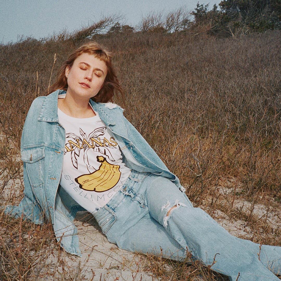 ステラ・マッカートニーさんのインスタグラム写真 - (ステラ・マッカートニーInstagram)「Double denim and our new bananas tee, captured by @JosephineLochen for our new #StellaBy series. ⁣ ⁣ Discover new fits and details from the denim collection now.⁣ #StellaMcCartney」5月12日 23時05分 - stellamccartney