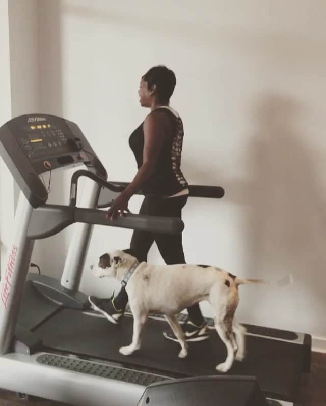 Paul Octaviousのインスタグラム：「How my mom gets her steps in ;) Literally I think the world of my mom ❤️ 🧒🏾thank you for quiet amazing moments like this 😘 @ladycribb」
