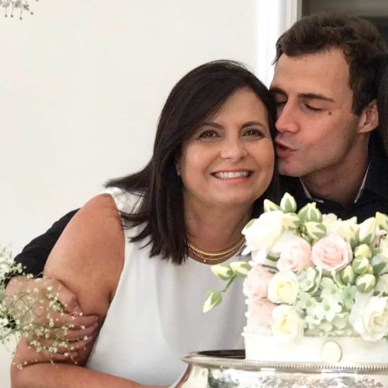 レオナルド・ジ・デウスさんのインスタグラム写真 - (レオナルド・ジ・デウスInstagram)「Incondicional o amor que sinto por você mãe!!! Tudo pra mim... obrigado pelo Mundo que você me deu!!! ❤️ #felizdiadasmaes」5月12日 23時02分 - leogdeus