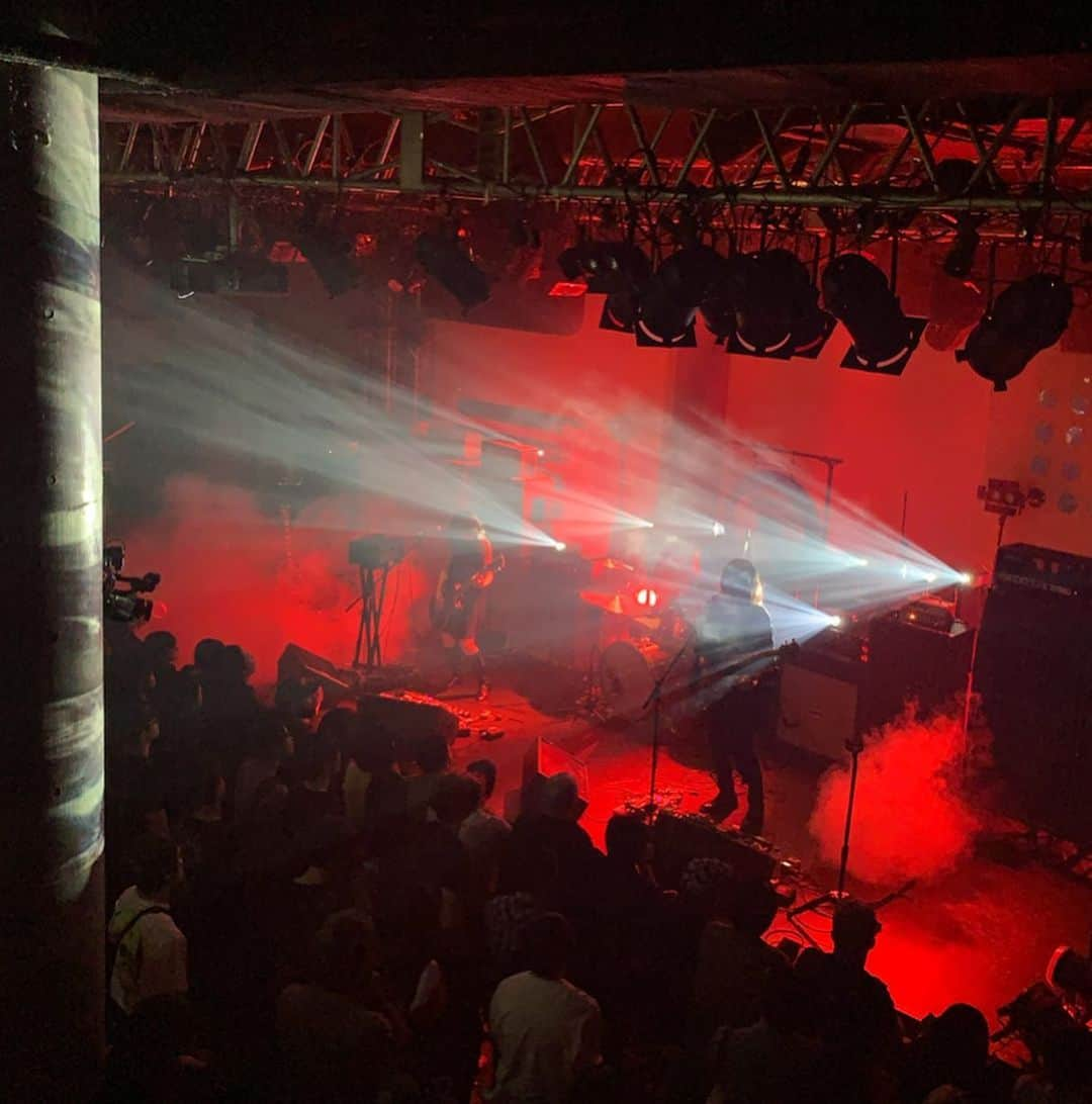 BORISさんのインスタグラム写真 - (BORISInstagram)「Thank you for coming everyone tonight.  And thank you very much @afterhoursfest for inviting us to this wonderful event. Cheers. T #borisheavyrocks #borisdronevil #afterhours #orangeamps」5月12日 23時14分 - borisdronevil