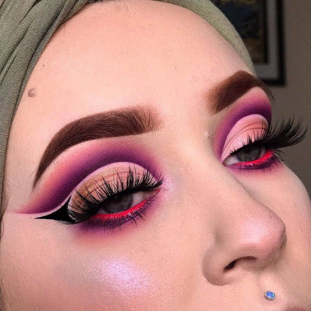 Jeffree Star Cosmeticsさんのインスタグラム写真 - (Jeffree Star CosmeticsInstagram)「The iconic #BloodSugar palette enables countless makeup looks like no other 💉💖 @acatwith2dreads is so talented, follow for eye inspo! ⭐️ #jeffreestarcosmetics #bloodsugarpalette」5月12日 23時07分 - jeffreestarcosmetics