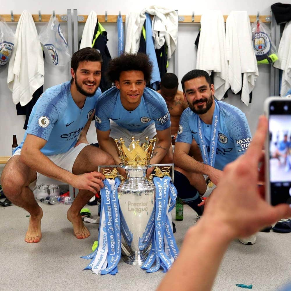 イルカイ・ギュンドアンさんのインスタグラム写真 - (イルカイ・ギュンドアンInstagram)「🏆🥇⚽️ #happy #grateful #thankyou #proud #champions #greatday #greatseason #EPL #CmonCity」5月13日 4時49分 - ilkayguendogan