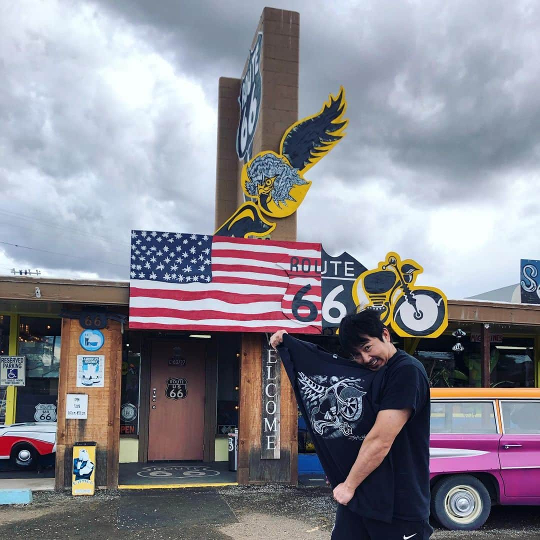 虎牙光揮さんのインスタグラム写真 - (虎牙光揮Instagram)「#route66 #arizona #seligman #oldtown #healingspot #usa #ヒーリングスポット #アリゾナ  #アメリカ #セリグマン #ルート66 #オールドタウン」5月13日 4時50分 - mickeykoga