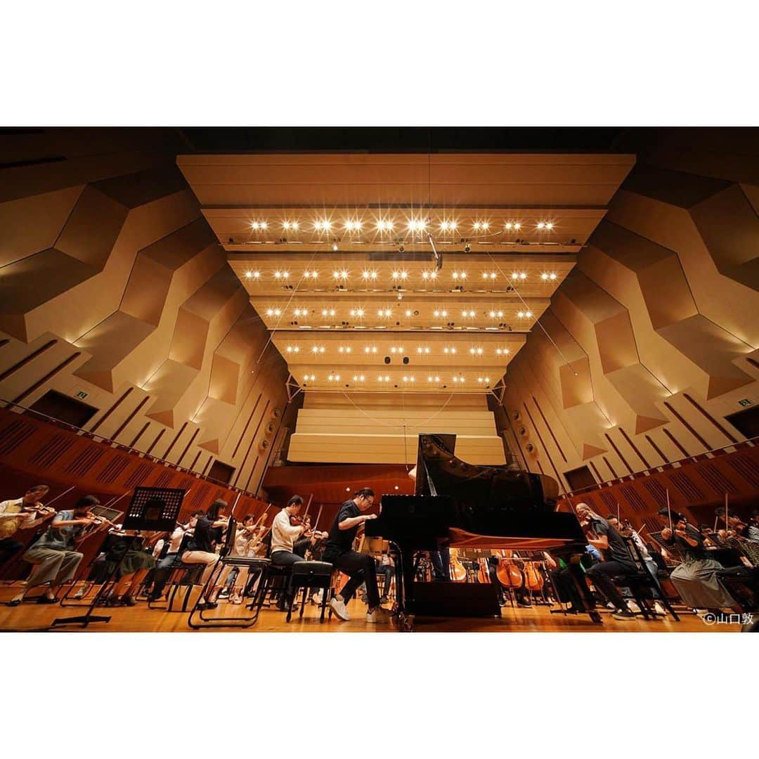 反田恭平さんのインスタグラム写真 - (反田恭平Instagram)「With Mo. A.Lazarev & Japan Philharmonic Orchestra.  #tchaikovsky#piano#concerto#concert #orchestra#pianist#kyoheisorita #チャイコフスキー#ピアノ#協奏曲 #日本フィルハーモニー交響楽団  #オーケストラ#ピアニスト#反田恭平」5月12日 23時31分 - kyoheisorita