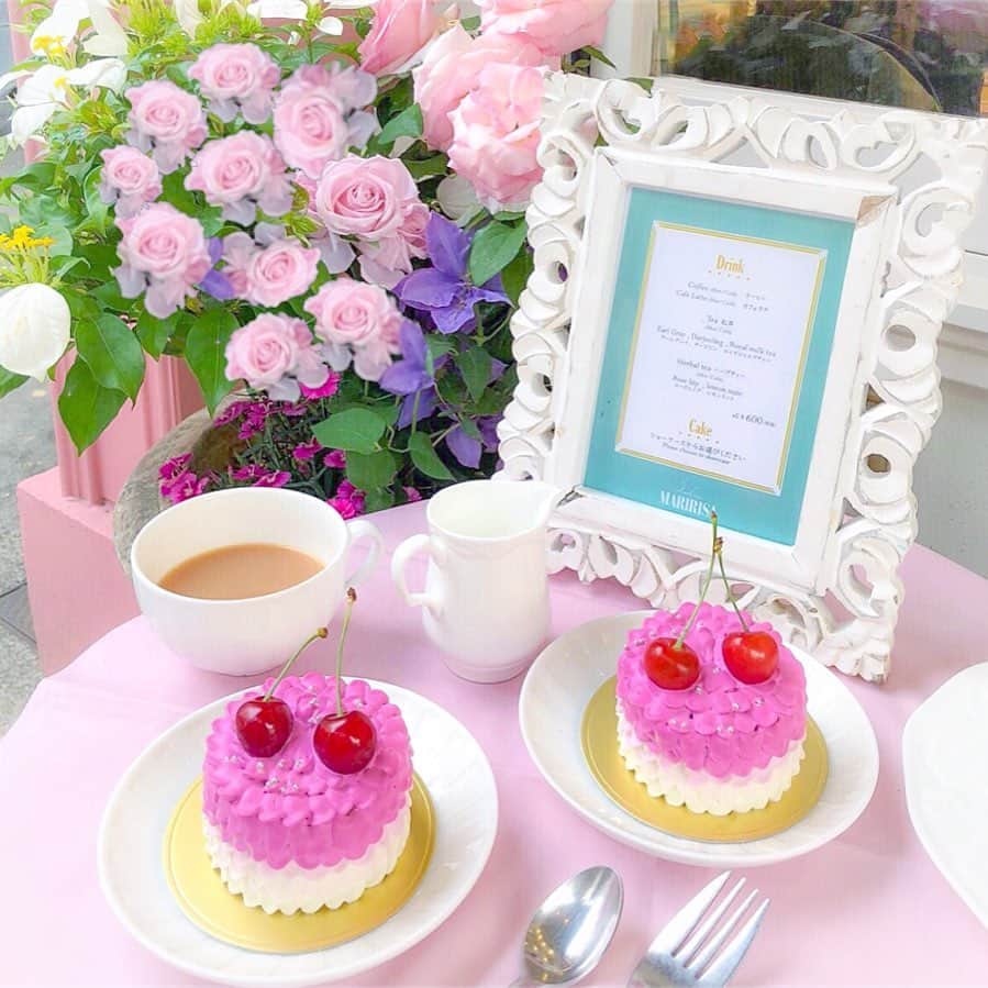 tomomi ❤︎ よしはしともみ ❤︎さんのインスタグラム写真 - (tomomi ❤︎ よしはしともみ ❤︎Instagram)「. . @dolcemaririsa の新作さくらんぼショート🍒💗 . このフォルム最高すぎません？？🥺 一目惚れでしかなかった🍰💓💕 . 安定のテラスでのんびりティータイム☕️ ショートケーキの種類も 可愛いの沢山増えててテンション上がった〜👗🎀 . #dolcemaririsa #cafe #tokyocafe #omotesandocafe #harajukucafe #cake #cherry #ドルチェマリリッサ #カフェ #表参道カフェ #原宿カフェ #渋谷カフェ #ケーキ #チェリーケーキ #さくらんぼケーキ #ショートケーキ #ピンクカフェ #카페 #핑크카페 #도쿄카페 #일본카페」5月12日 23時44分 - tomomi_yoshihashi