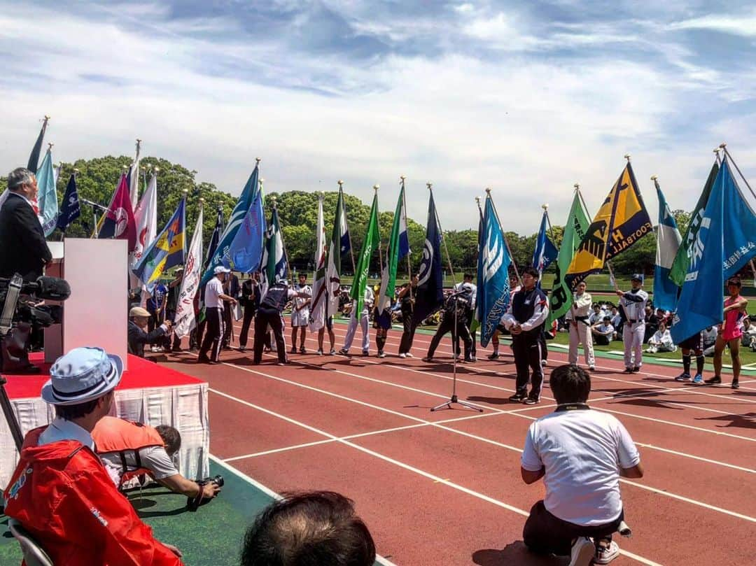 山本俊樹さんのインスタグラム写真 - (山本俊樹Instagram)「- 兵庫県民体育大会総合開会式の選手宣誓を務めました。名誉ある機会を与えていただきありがとうございました。  #weightlifting #snatch #cleanandjerk #squat #deadlift  #耐えて勝つ #率先垂範 #山本俊樹 #LEGACYLIFTER」5月12日 23時55分 - toshikis170j215