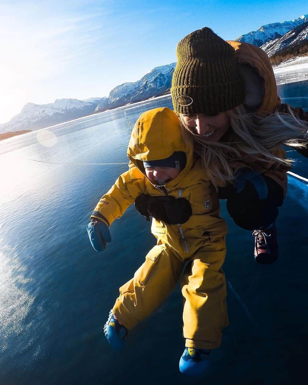 goproさんのインスタグラム写真 - (goproInstagram)「Photo of the Day: Happy #MothersDay to #GoProFamily member @vanthuynee + all our #GoPro mothers out there. Does your mom have Instagram? Tag her in the comments below to say hi. 👇 • • • #TripOn #MomsOfInstagram #AdventureMoms #Mothers」5月13日 0時04分 - gopro